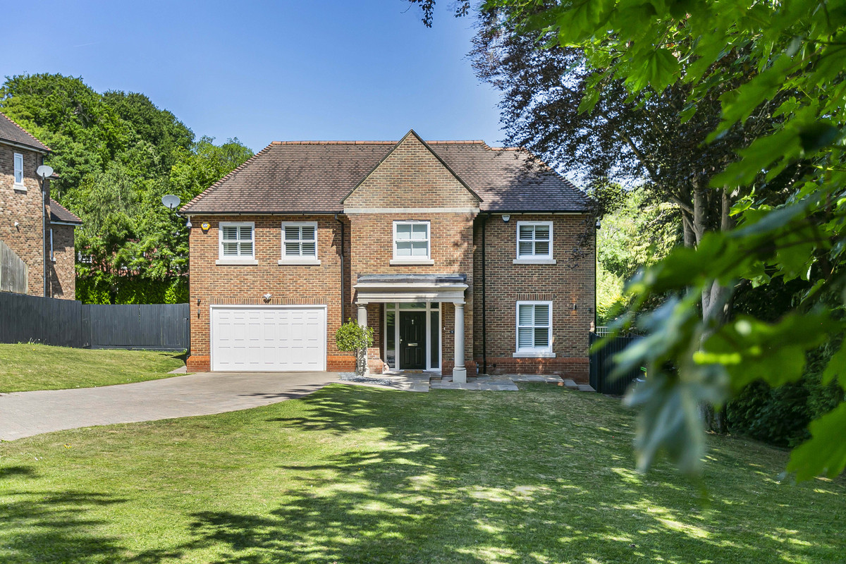 4 bedroom detached house for sale