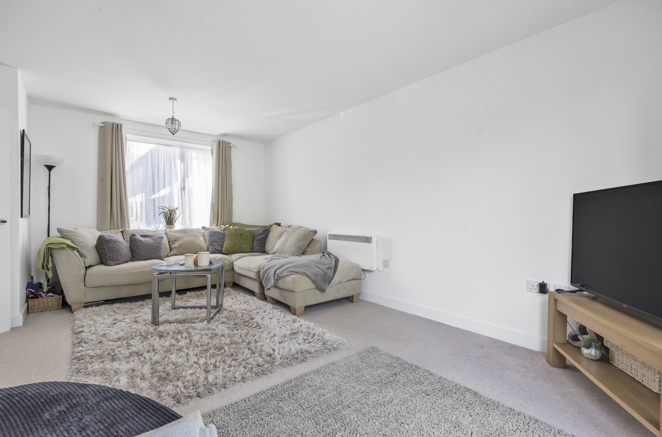 Photos of Harding Close, Sutton Scotney, Winchester SO21 62269256