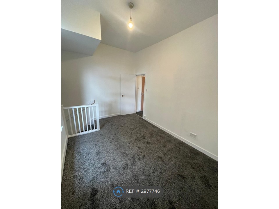 Flat, Bennett Road, Manchester photo 5