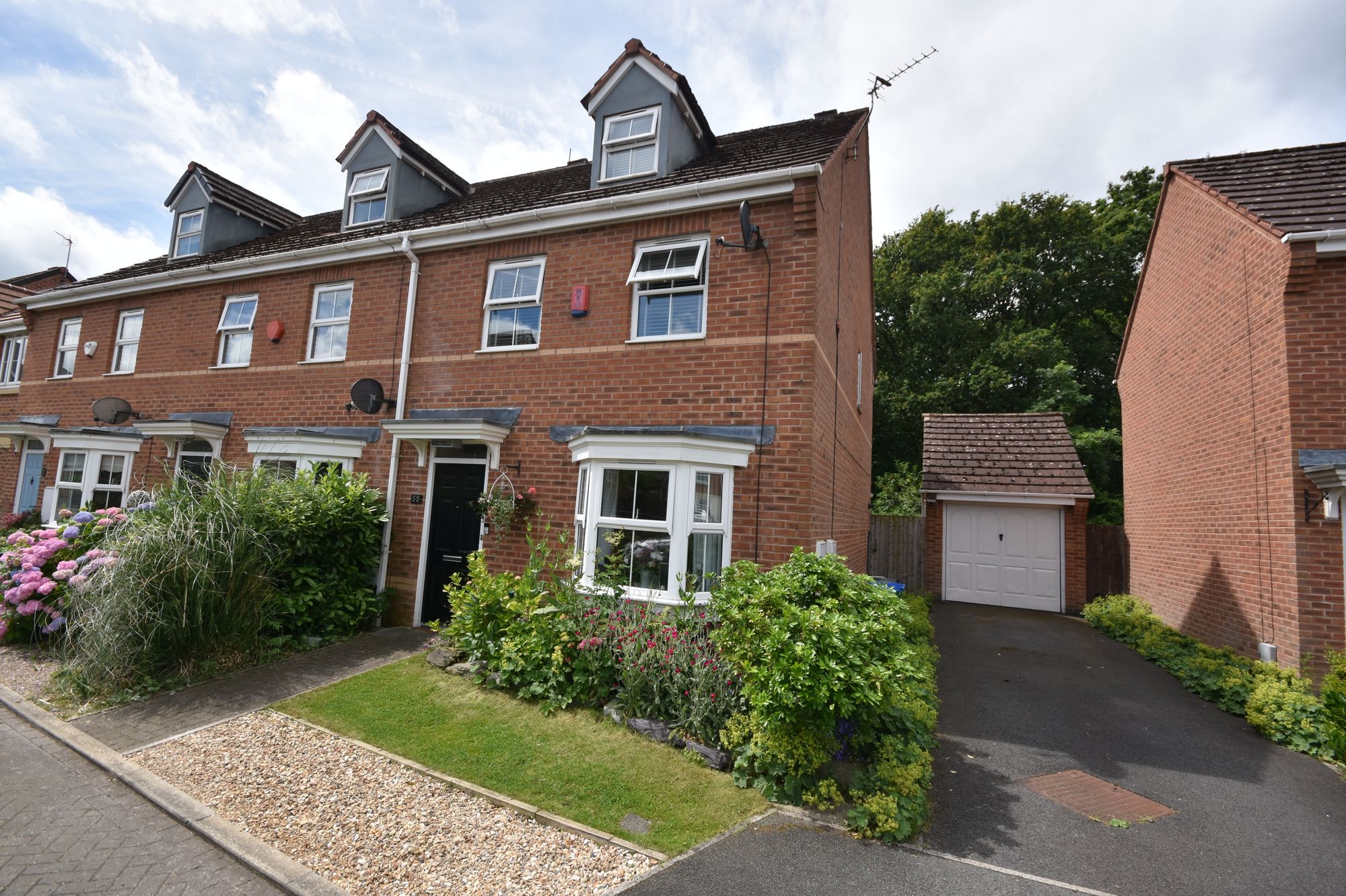 55 Rockford Gardens, Warrington photo 2