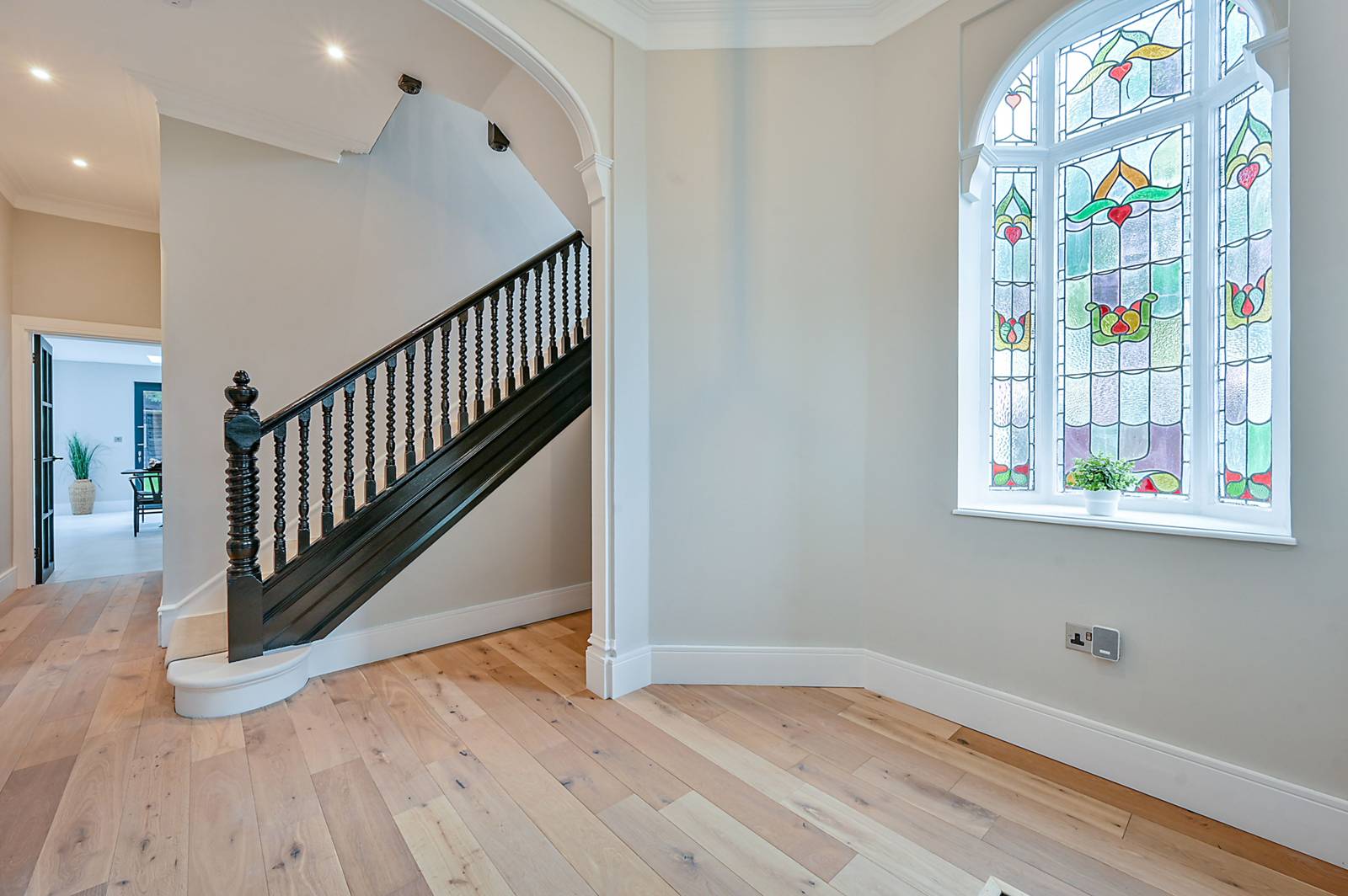 3 bedroom flat for sale