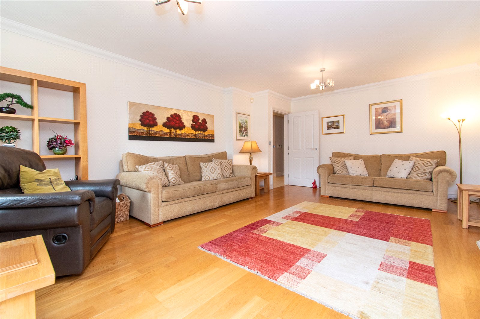 5 bedroom detached house for sale 0