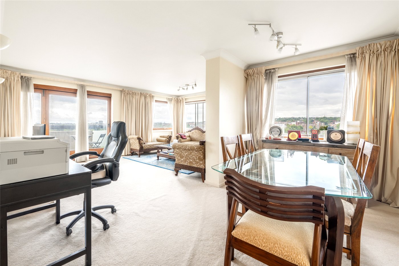 3 bedroom flat for sale 0