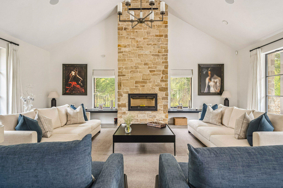 4 bedroom detached house for sale 0