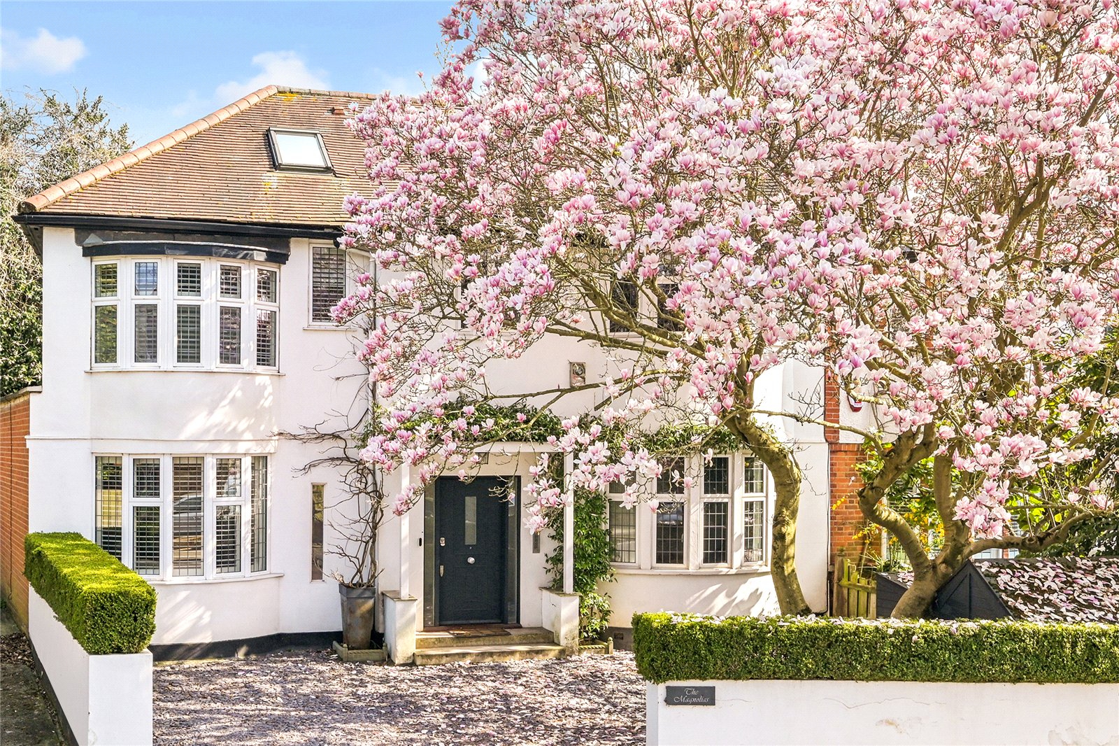 5 bedroom semi-detached house for sale 0