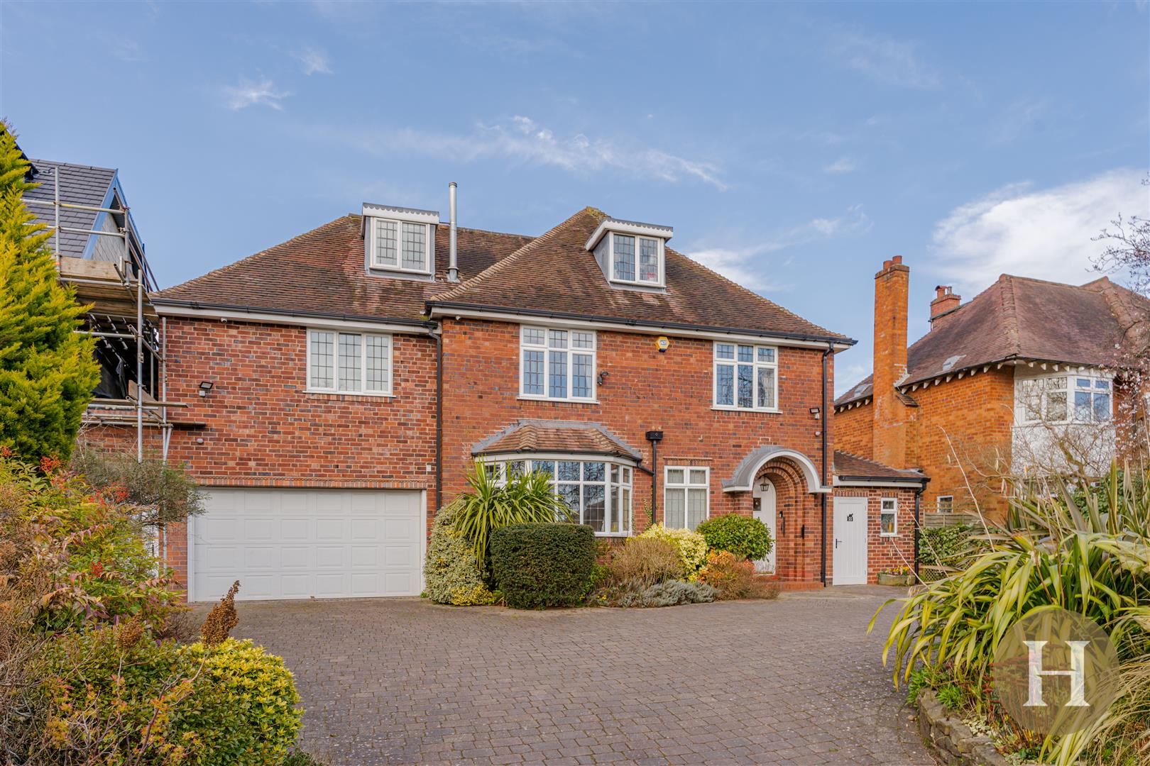 4 bedroom detached house for sale 0
