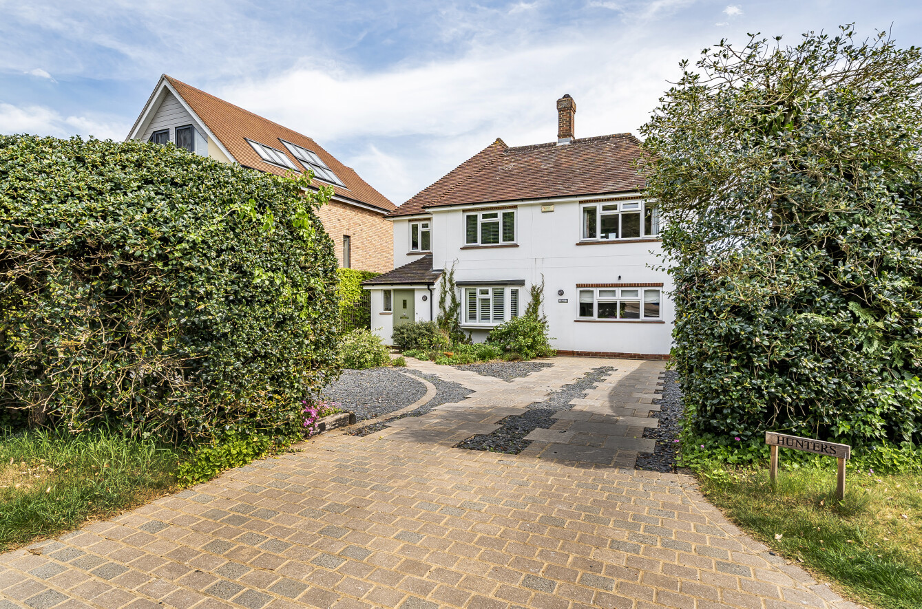 2 bedroom maisonette for sale
