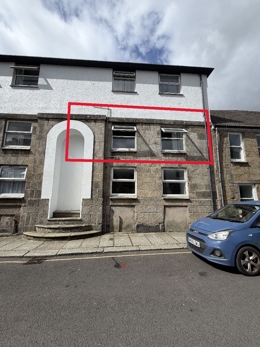 32c Church Street, Helston photo 2