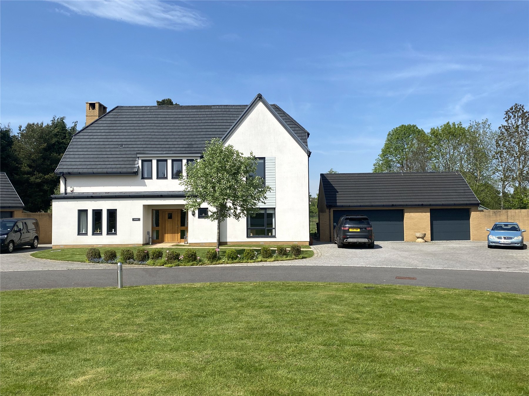 5 bedroom detached house for sale 0
