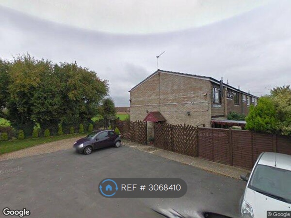 Lambfields, Theale, Reading photo 2