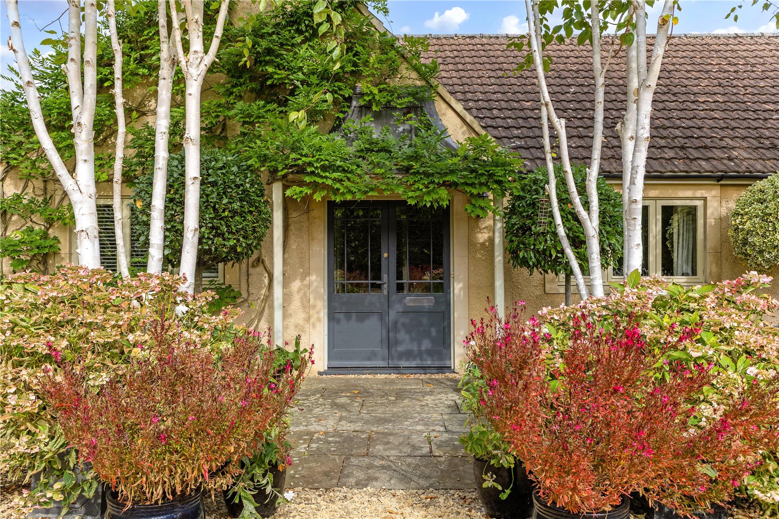 4 bedroom detached house for sale 0