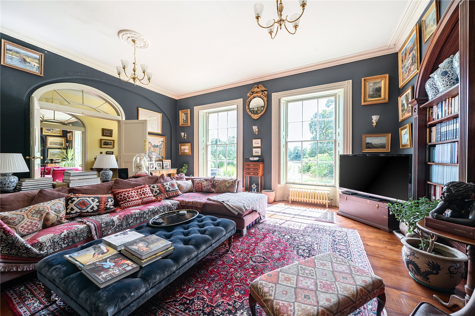 6 bedroom detached house for sale 0