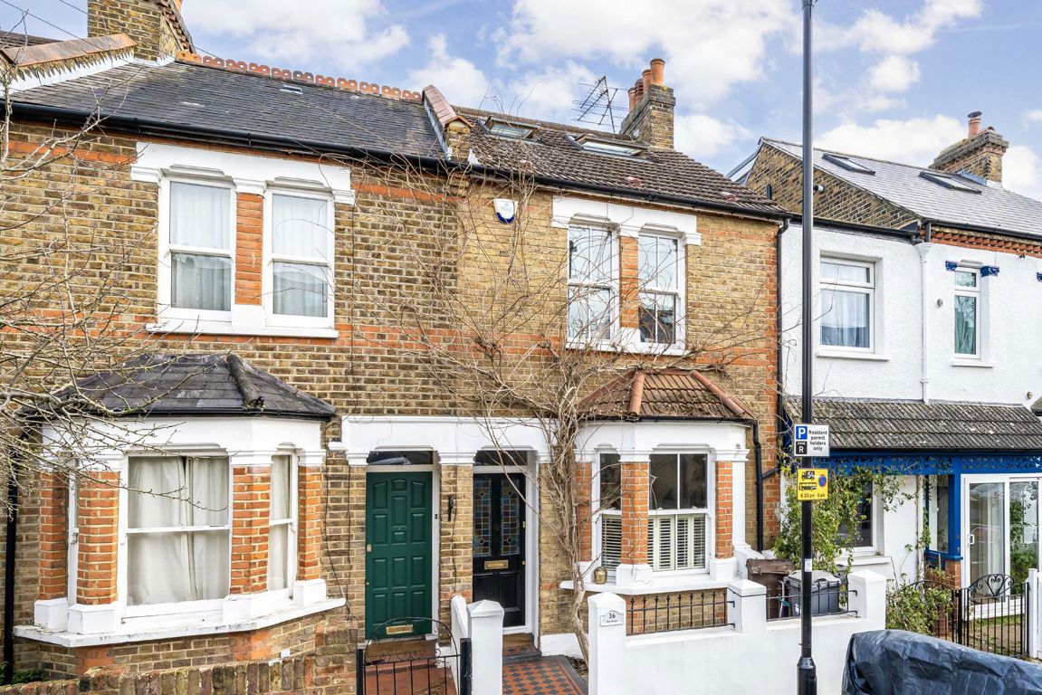 2 bedroom flat for sale in London