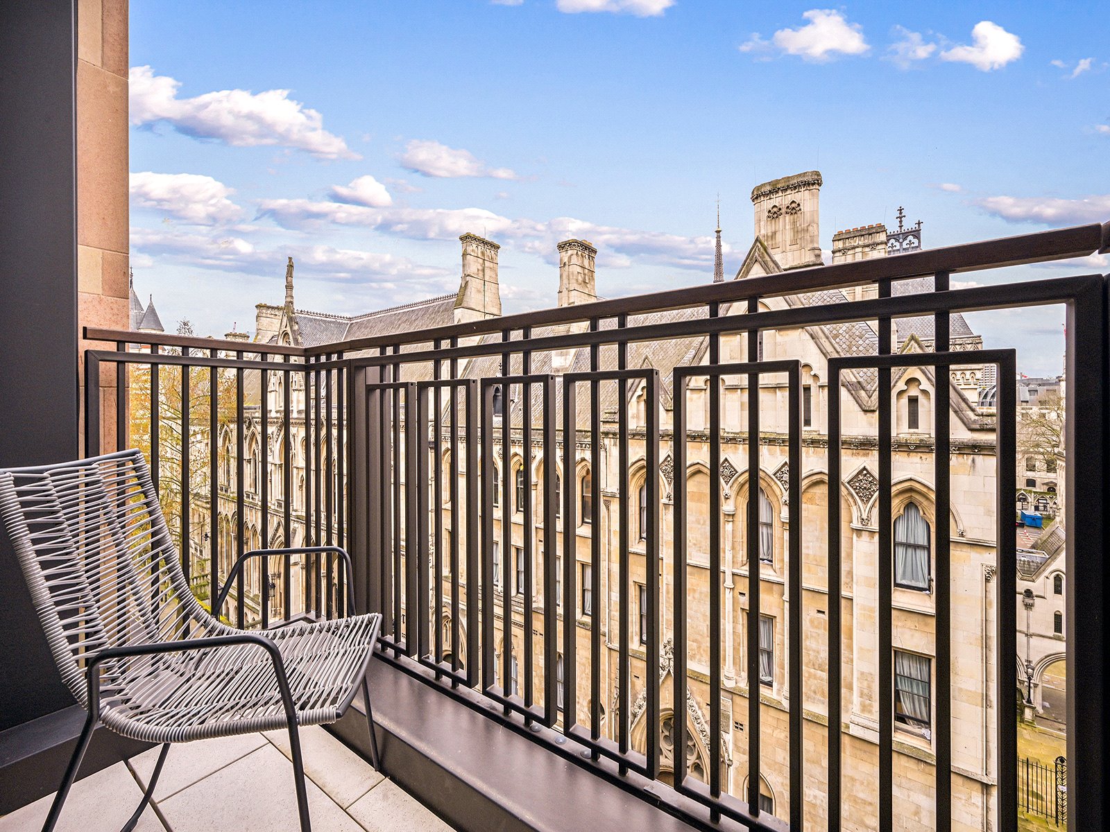 3 bedroom new flat for sale 0