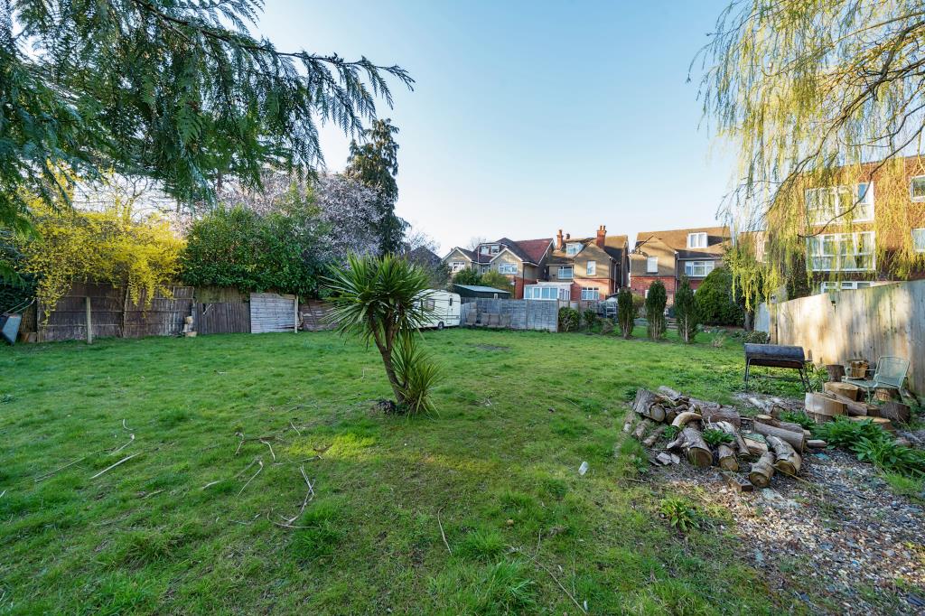 6 bedroom detached house for sale 0