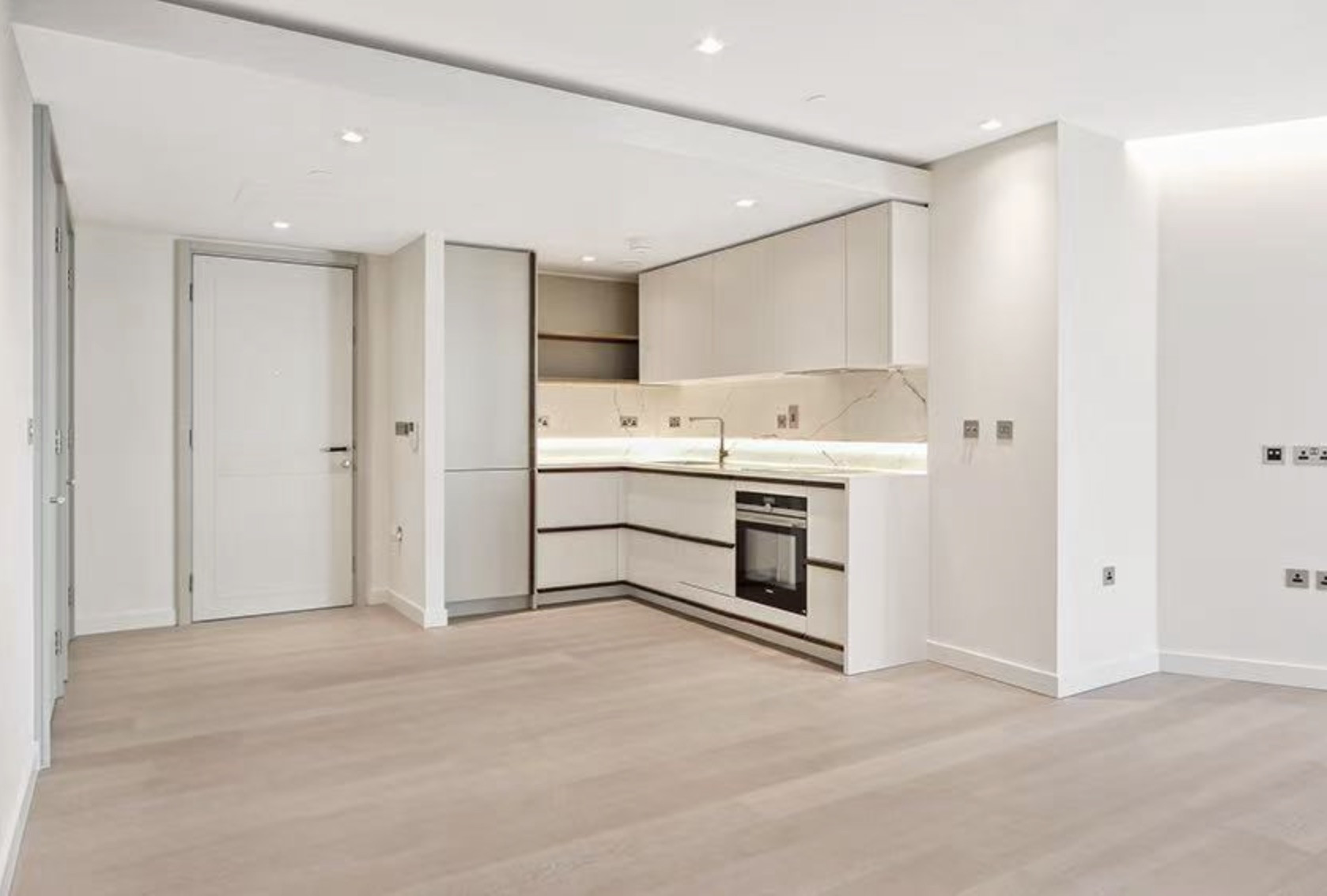 2 bedroom flat for sale 0