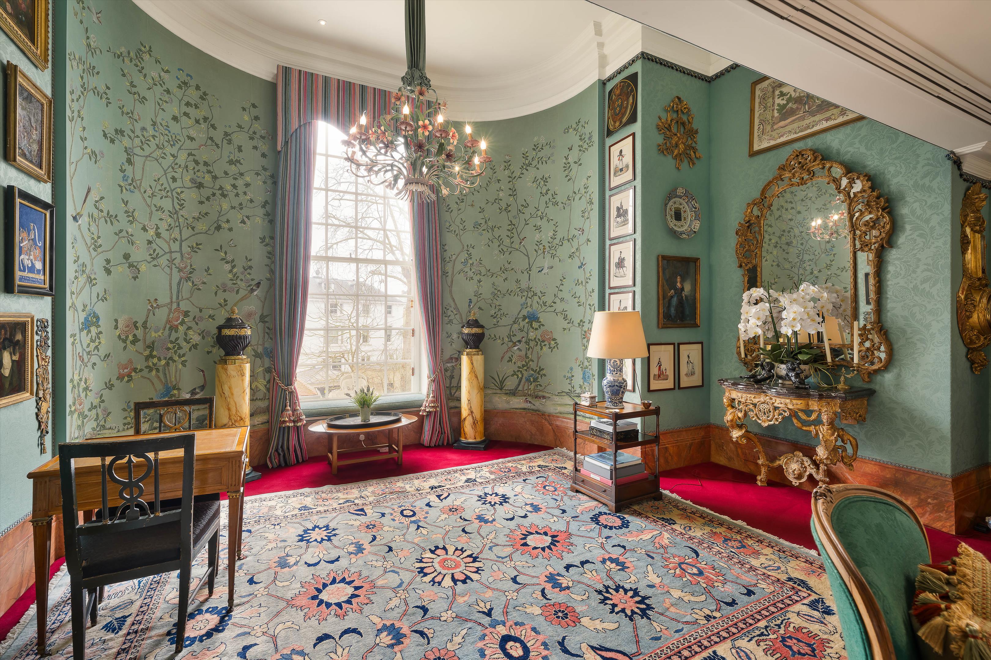 3 bedroom flat for sale