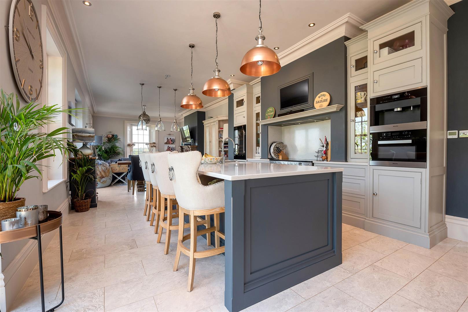 5 bedroom detached house for sale 0