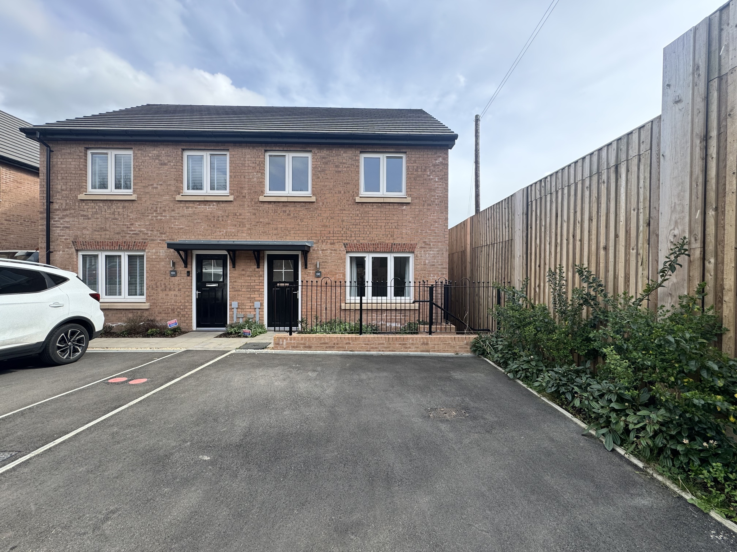 3-bed house on 68 Ffordd Y Friallen, Llantwit Fardre, £268,000