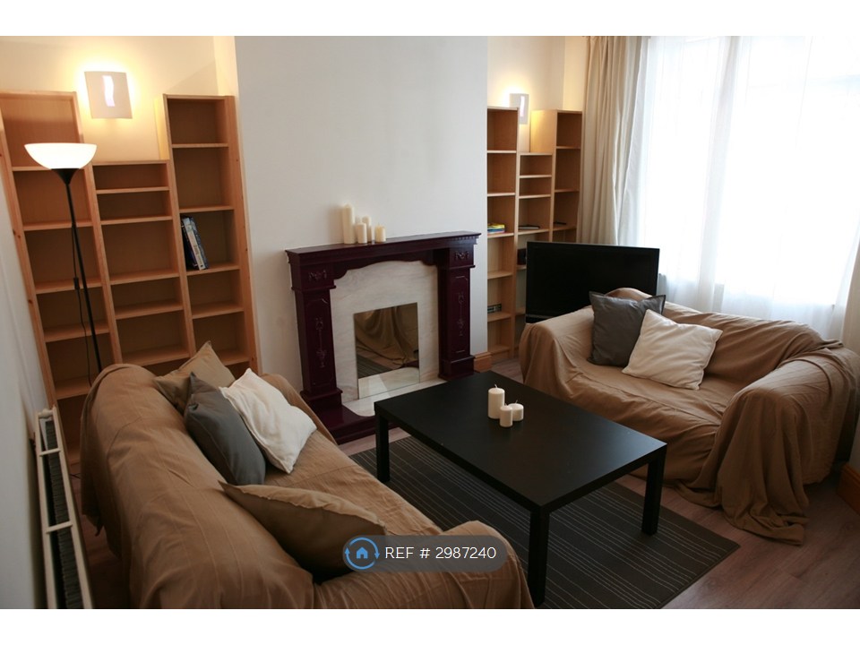 1-bed house on Shipton Street, Bolton, £595/mo