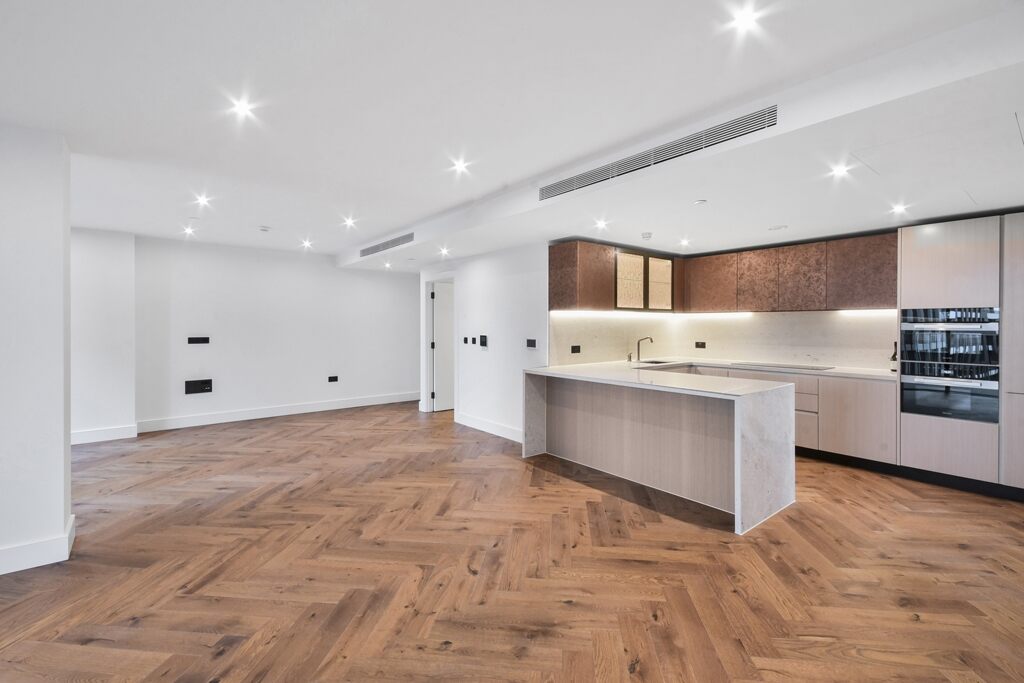 3 bedroom flat for sale 0