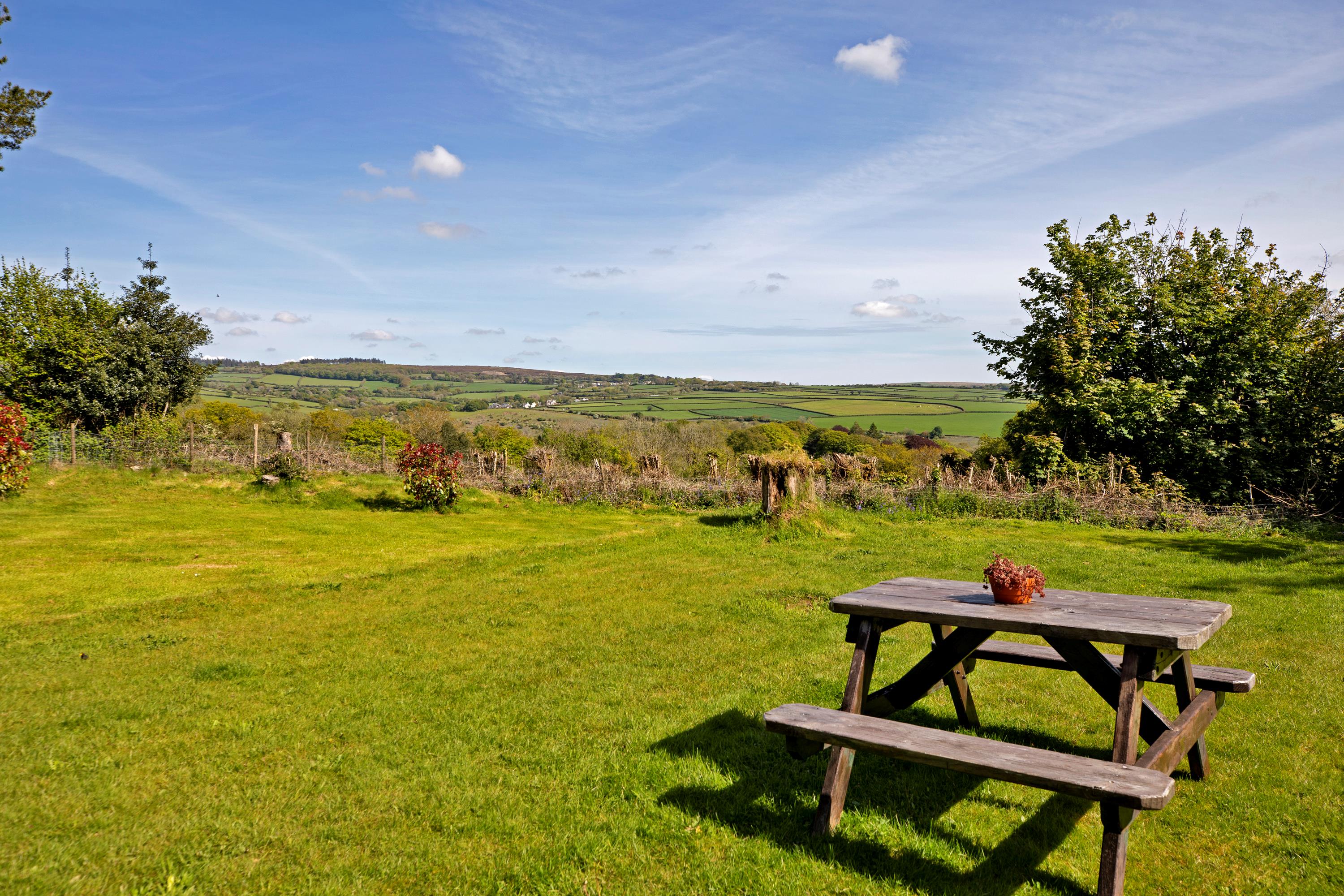 8 bedroom detached house for sale 0