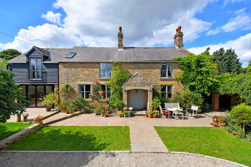 1 bedroom mews house for sale in London