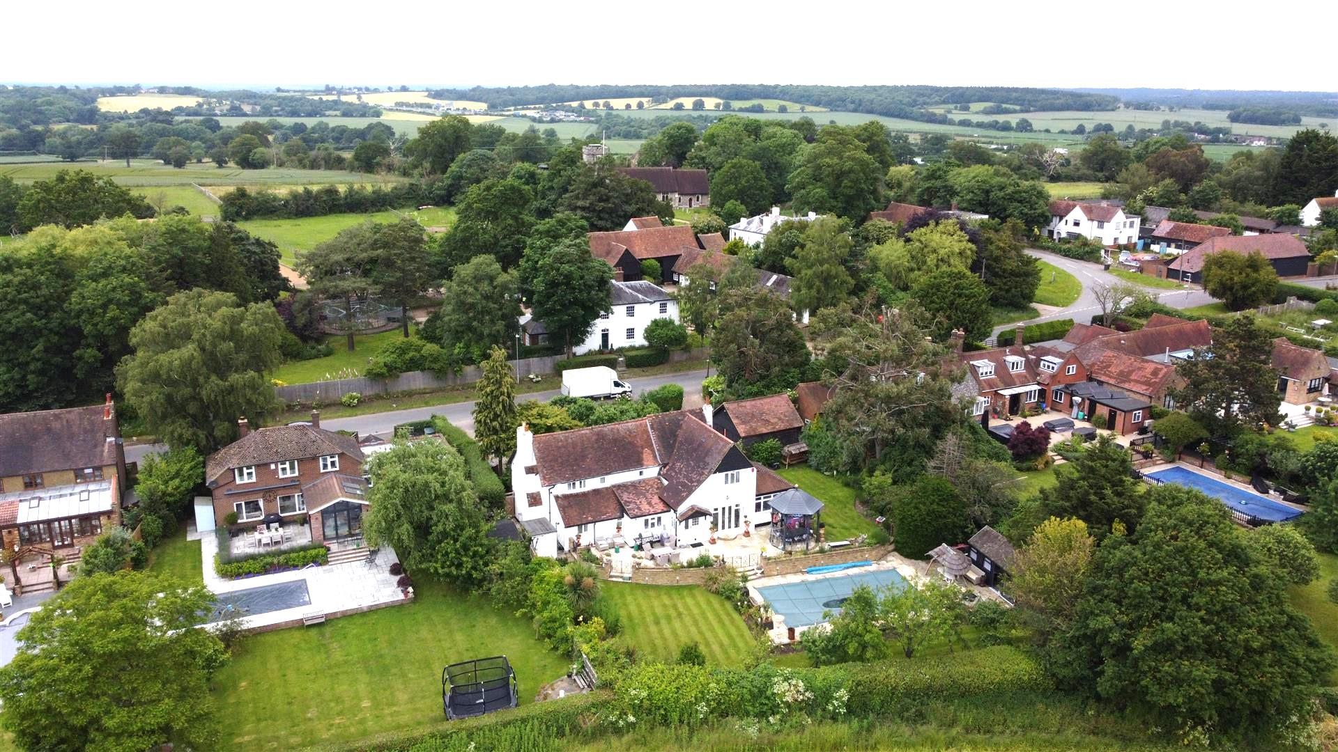 4 bedroom detached house for sale 0