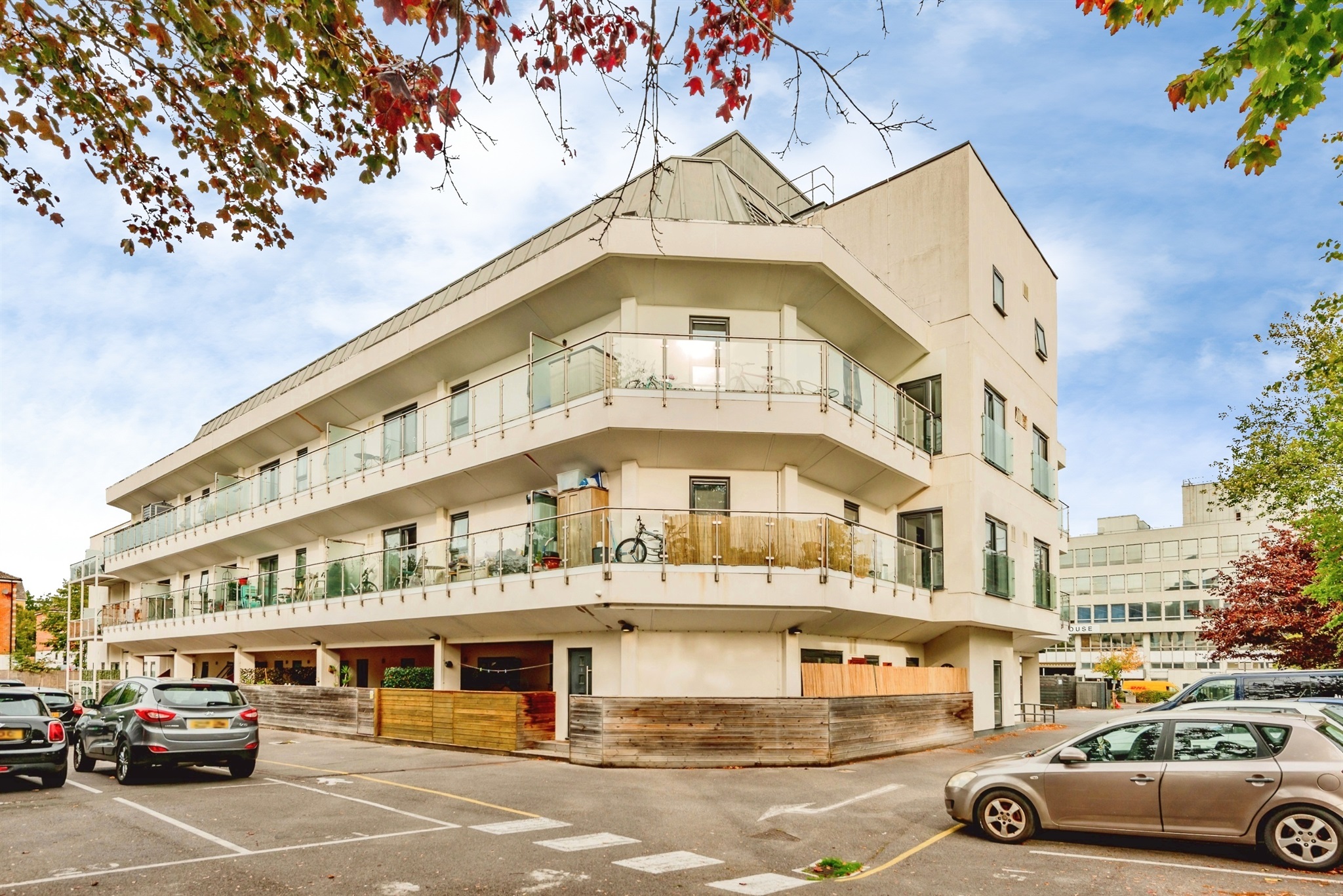 2 bed flat for sale