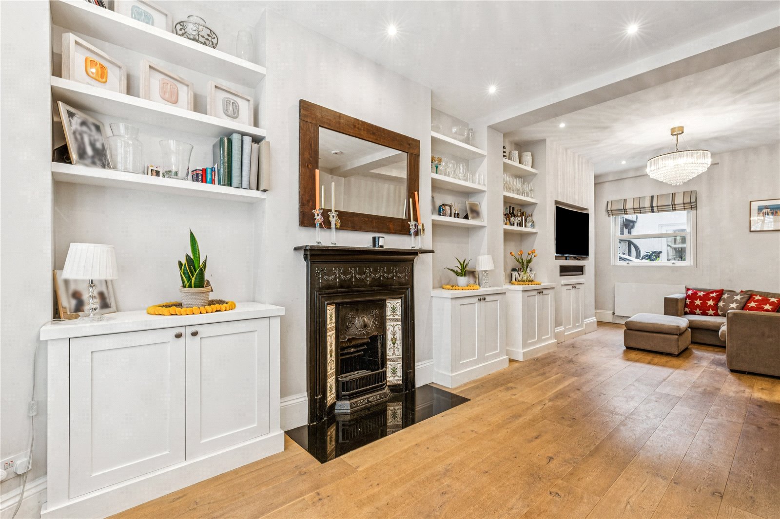 4 bedroom flat for sale 0