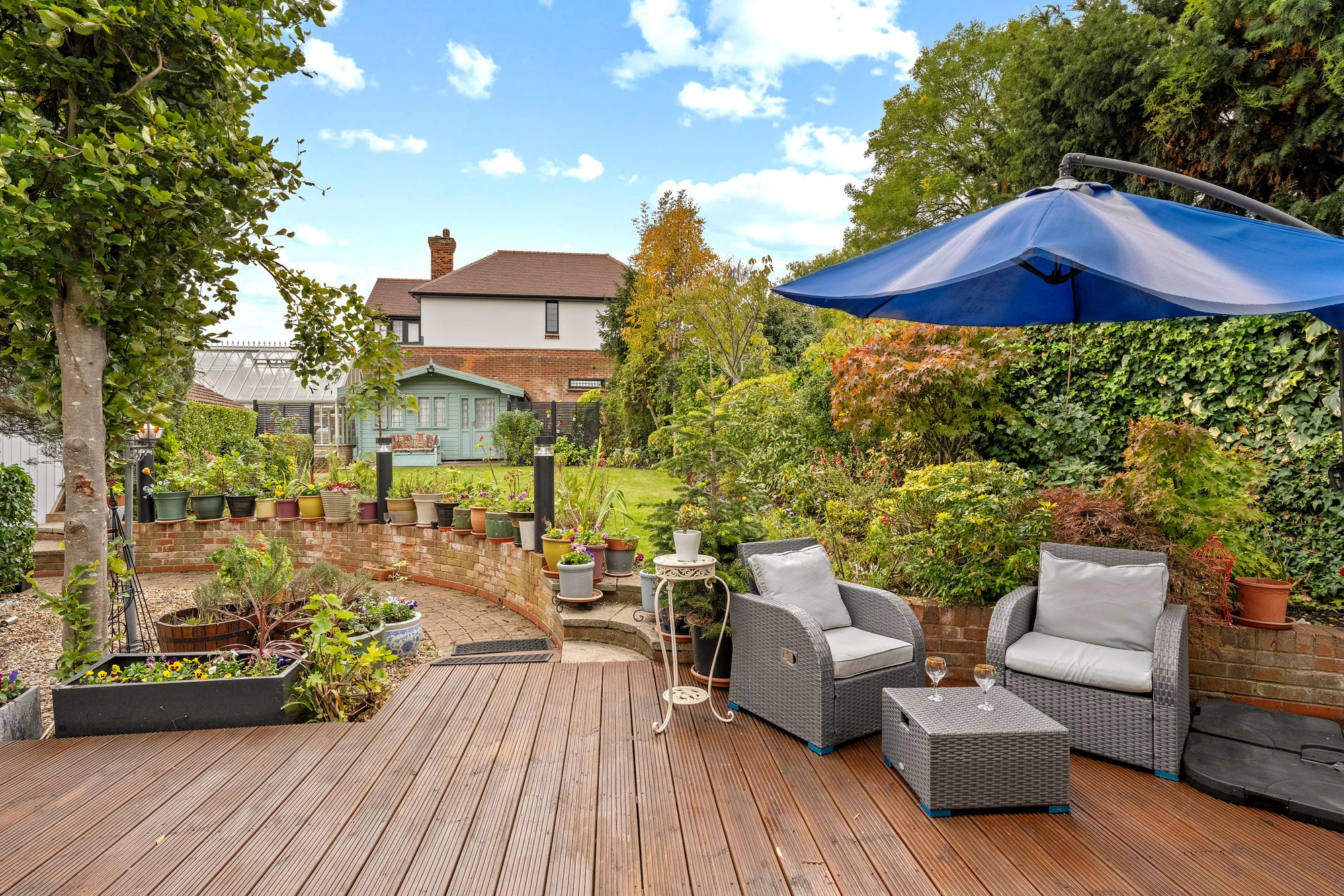 59 Monkhams Drive, Woodford Green photo 4