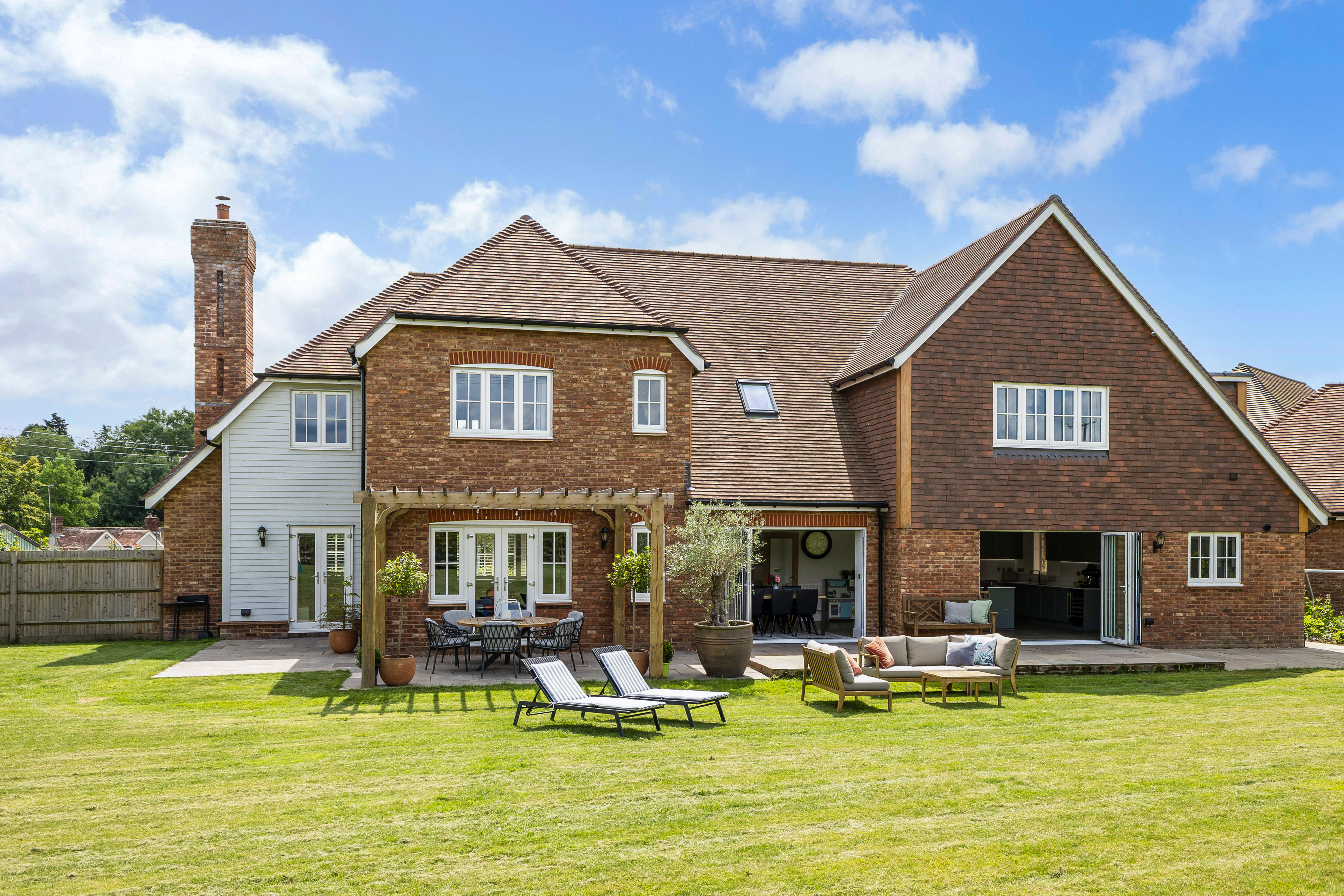 5 bedroom detached house for sale 0