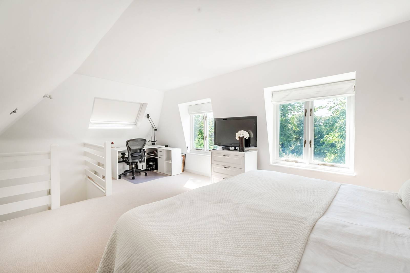 3 bedroom end terrace house for sale in London