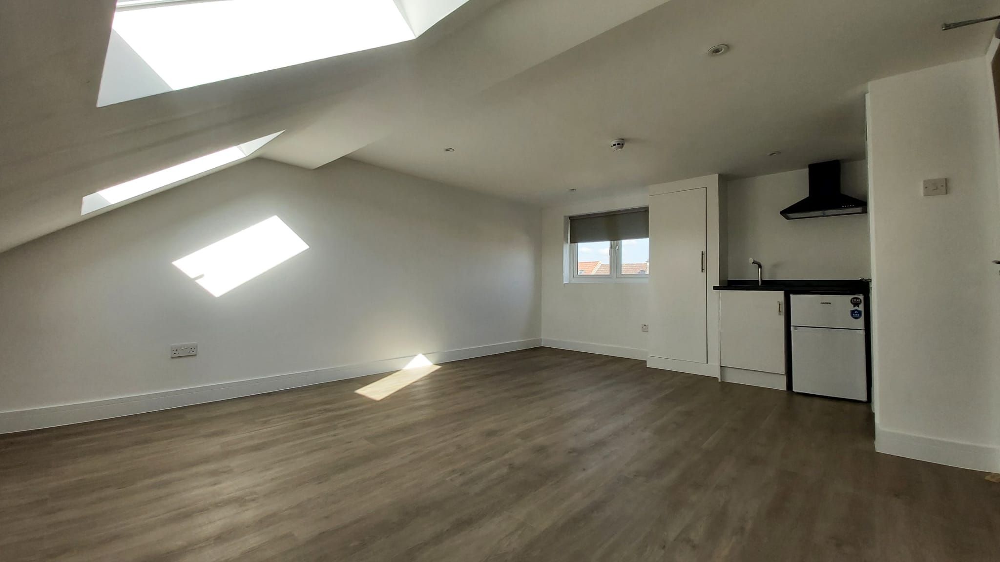 Room 5, 52 Canmore Gardens, London photo 4