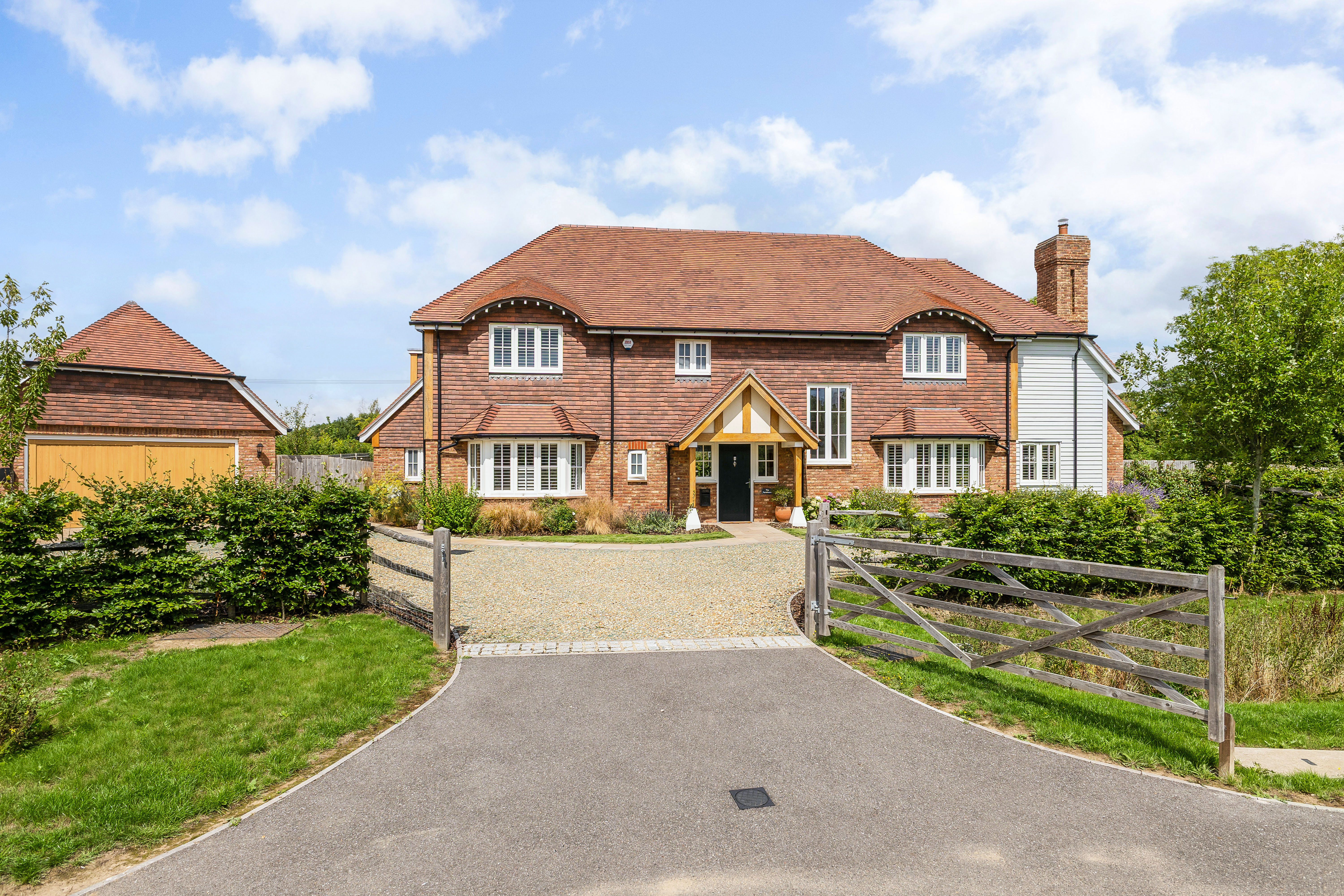 5 bedroom detached house for sale 0