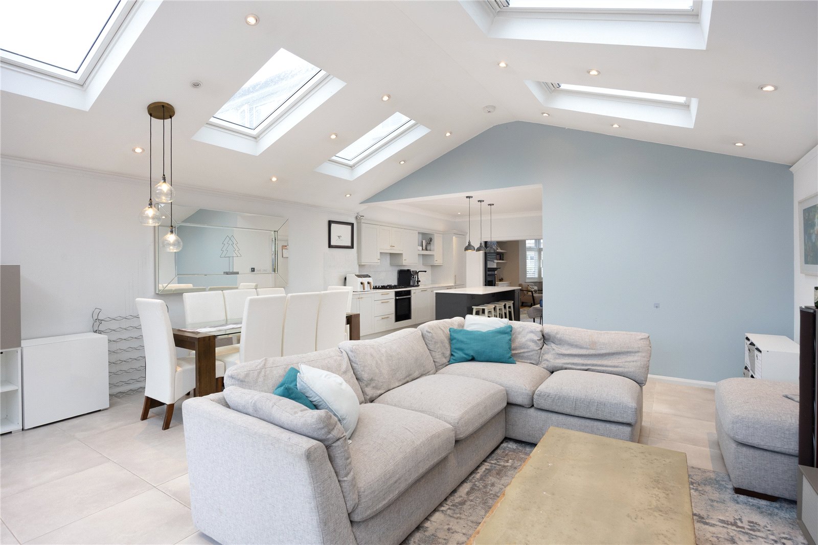 4 bedroom end terrace house for sale 0