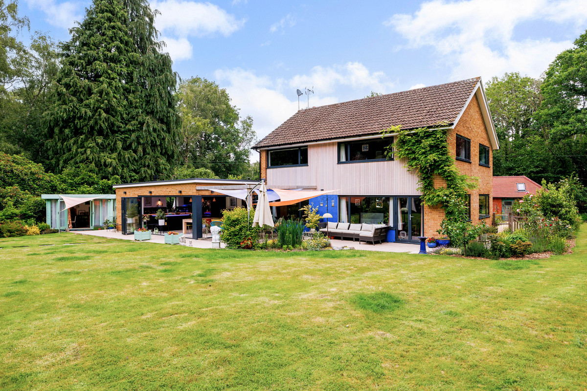 5 bedroom terraced new house for sale