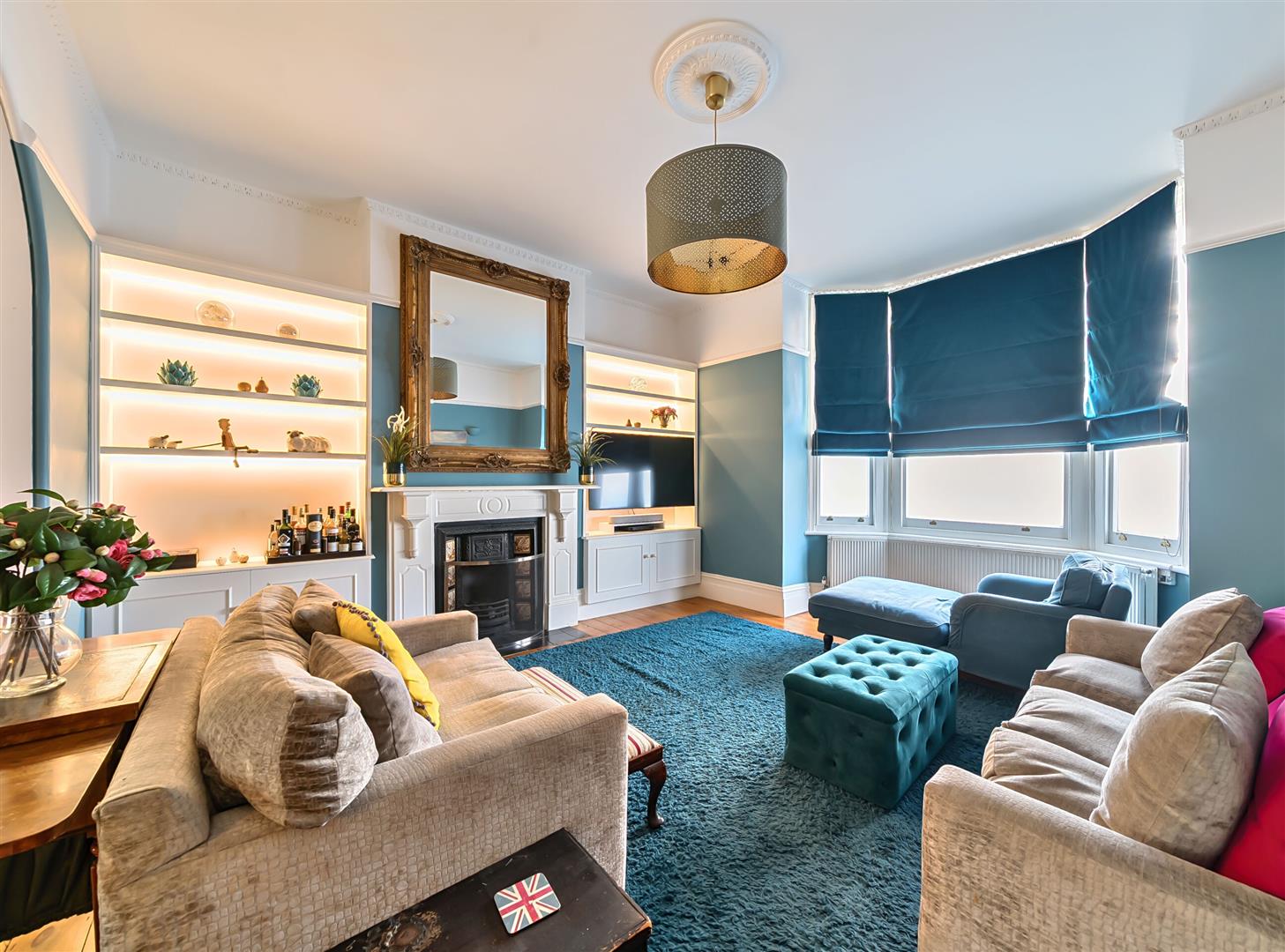 3 bedroom flat for sale