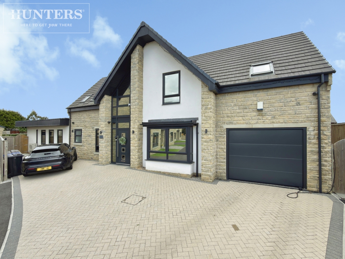 5 The Hill Top, Monk Bretton, Barnsley, S71 2FW - listing photo
