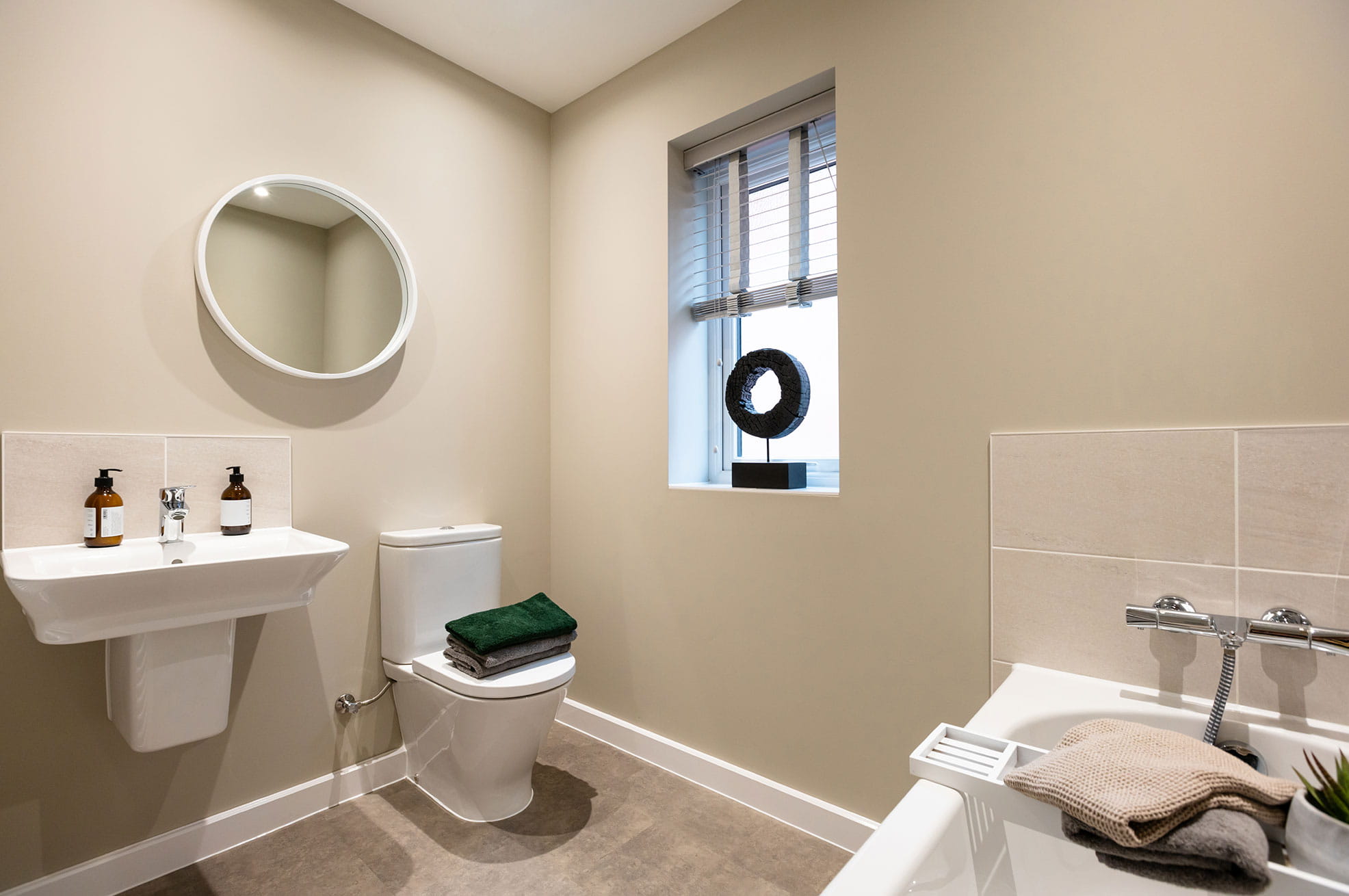 Photos of "The Henley" at Banbury Road, Warwick CV34 66720540