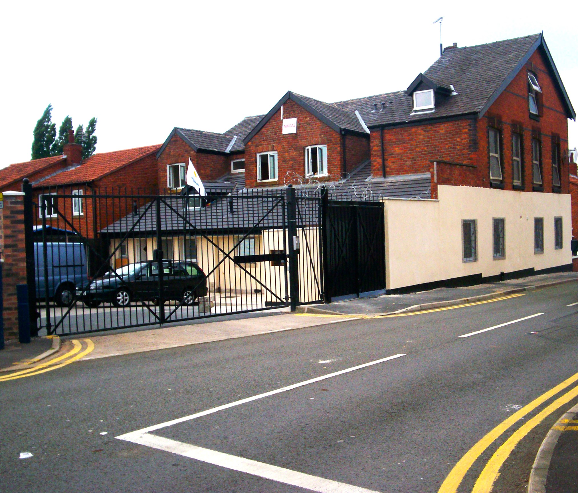 3 bedroom flat for sale in London