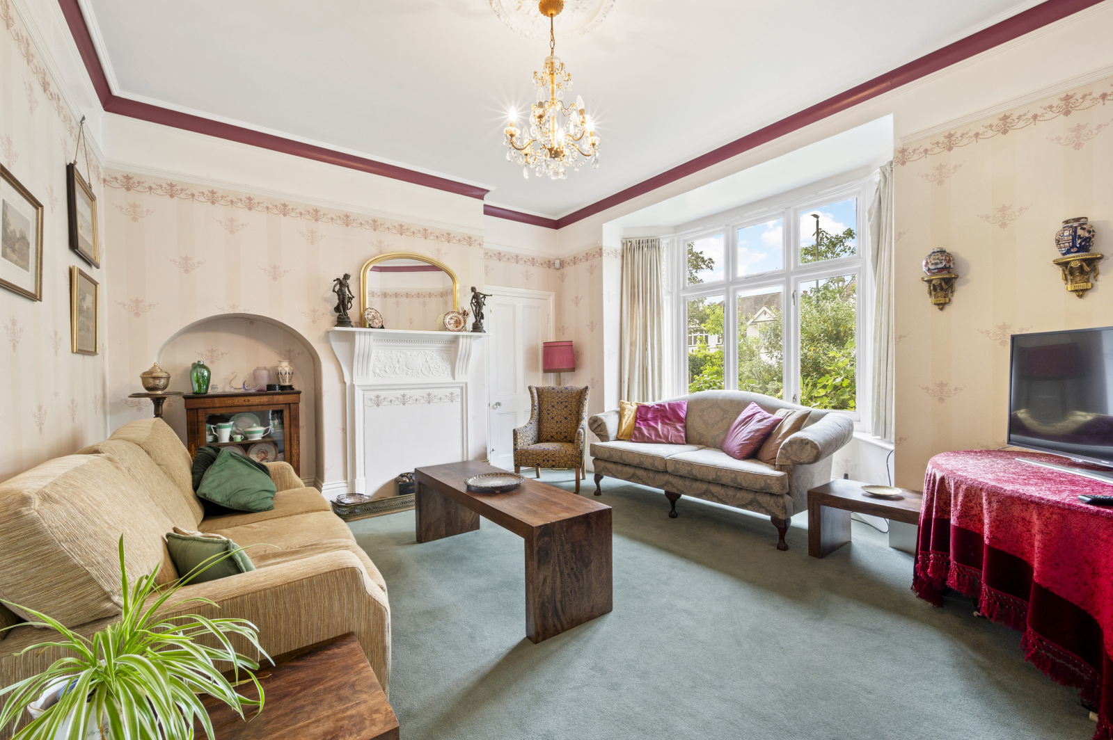 5 bedroom semi-detached house for sale 0