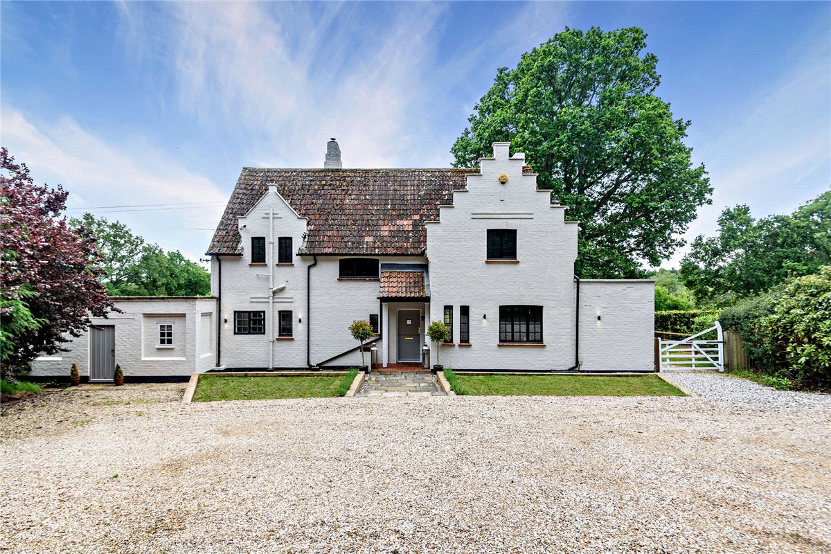 4 bedroom detached house for sale 0