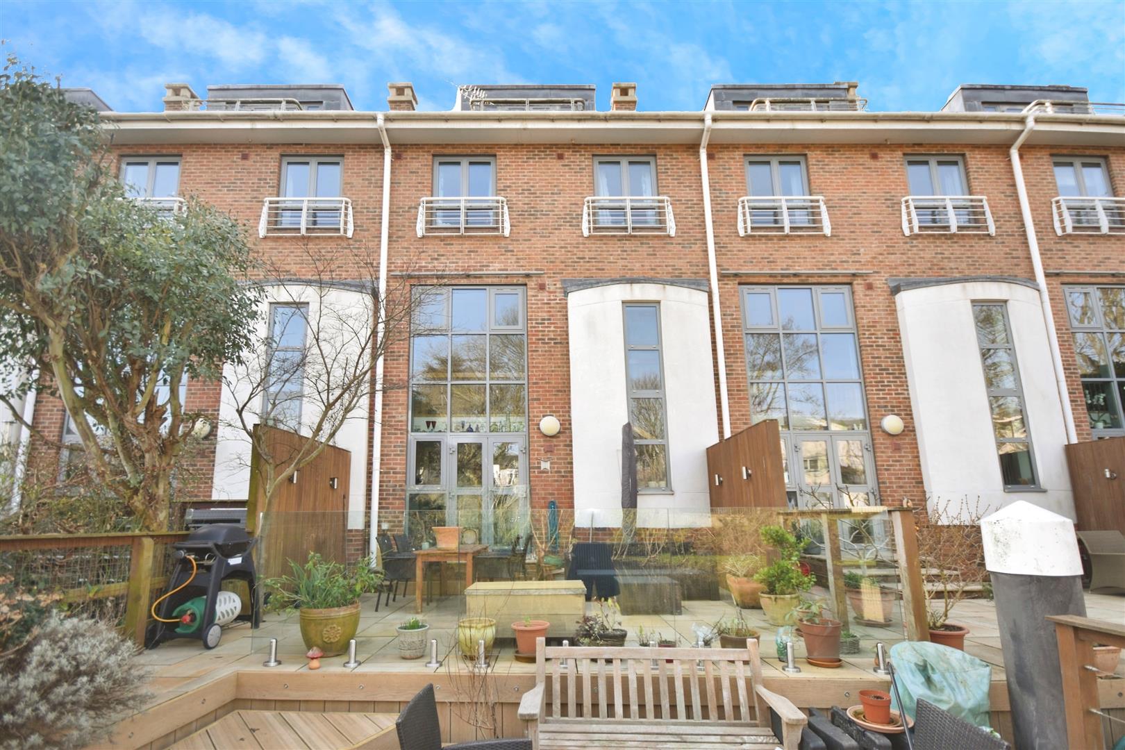 6 bedroom detached house for sale in Sevenoaks