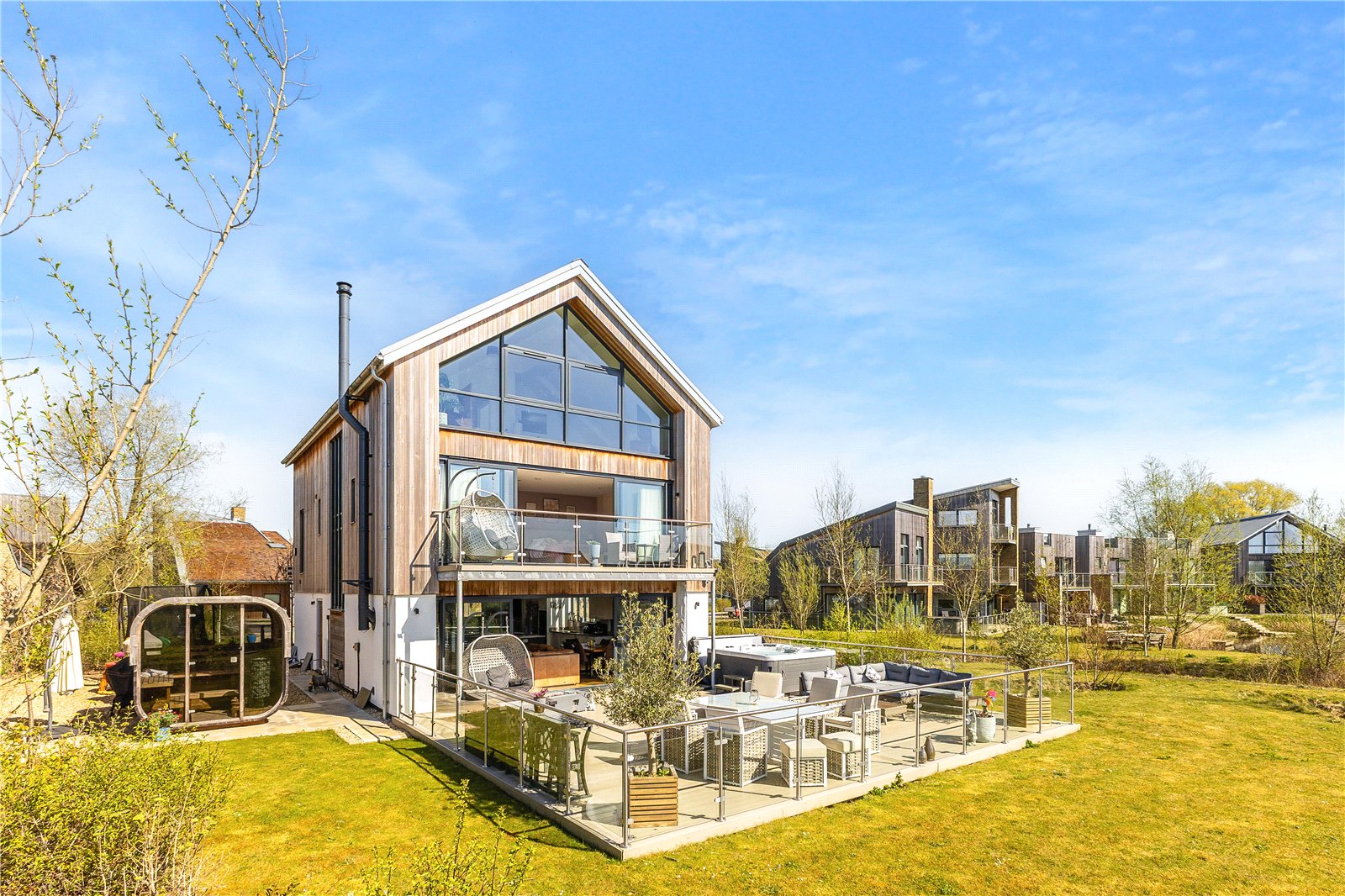 5 bedroom detached house for sale 0