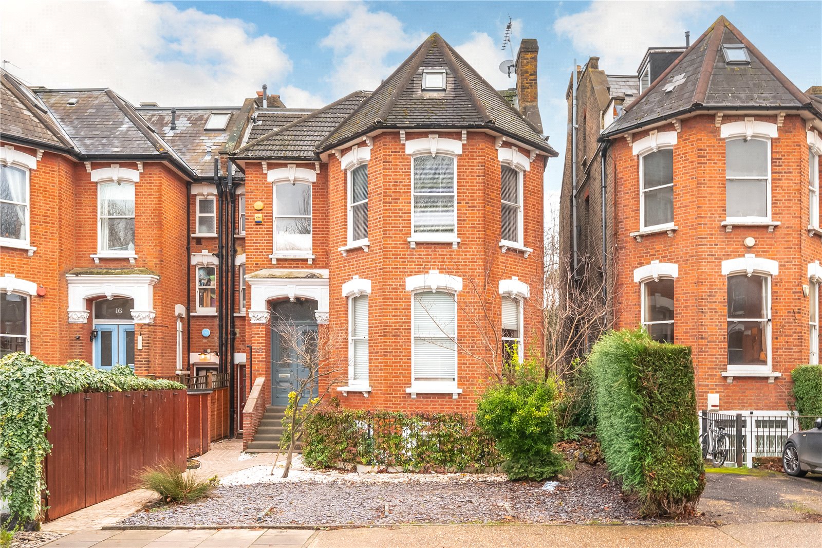 3 bedroom maisonette for sale 0