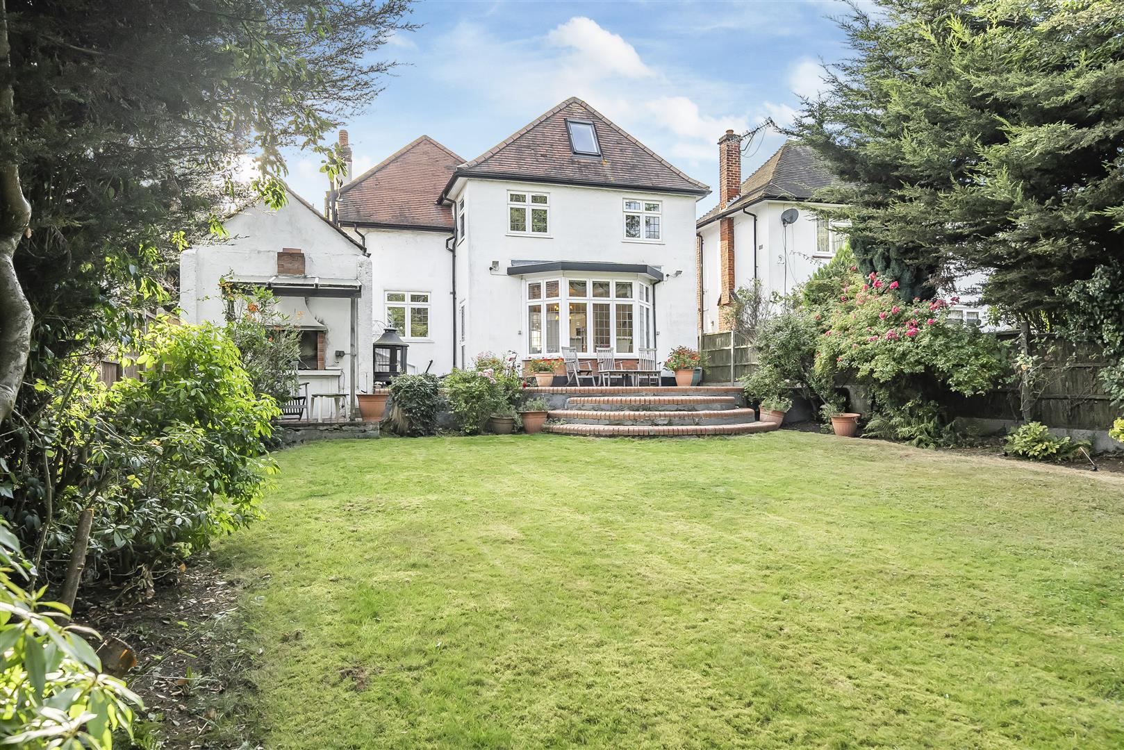 5 bedroom detached house for sale 0