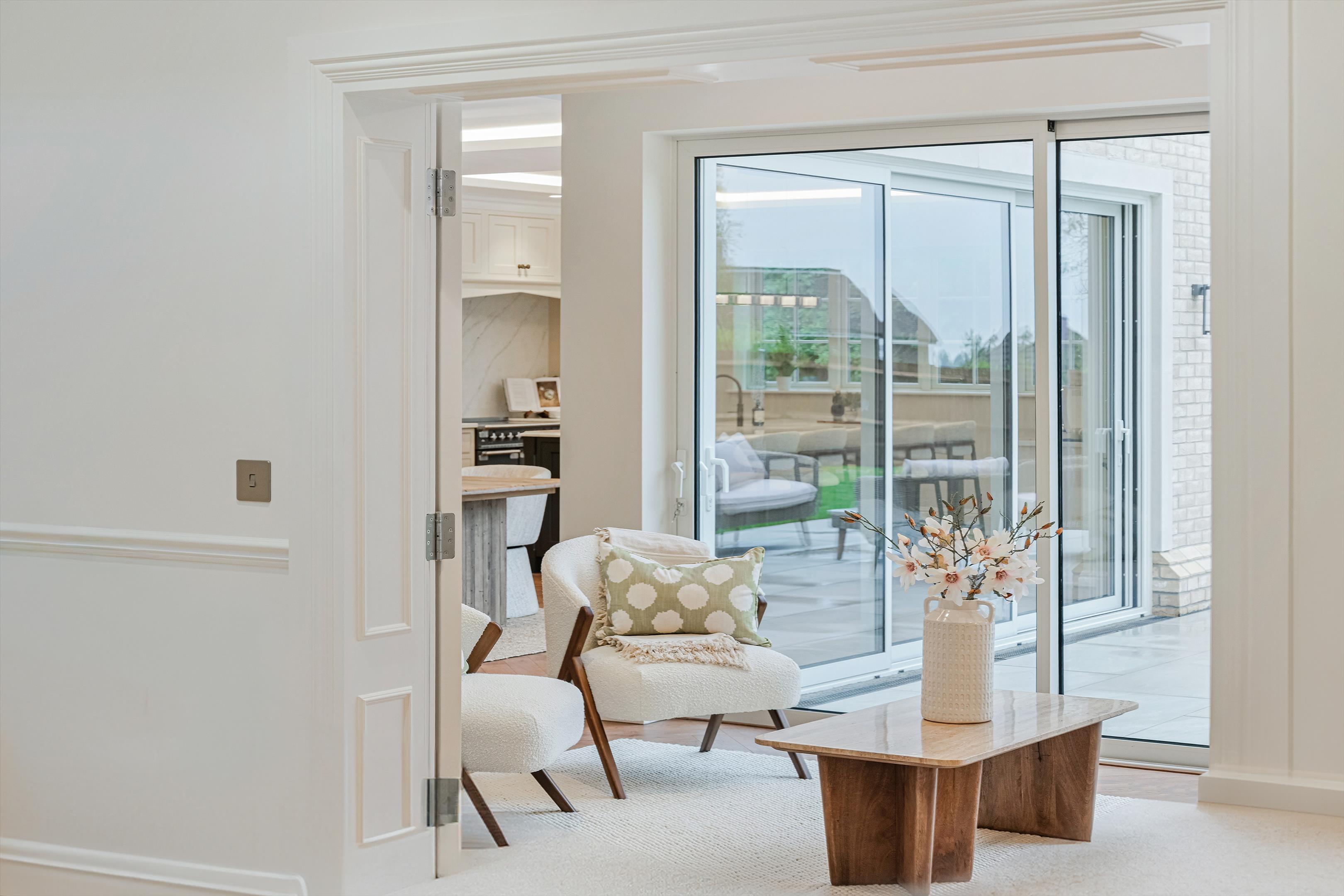 6 bedroom detached house for sale 0