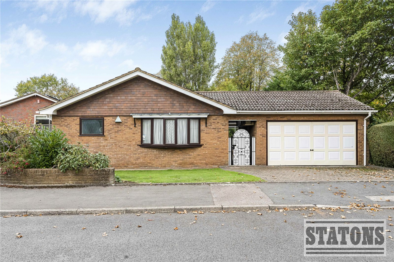 6 bedroom detached house for sale