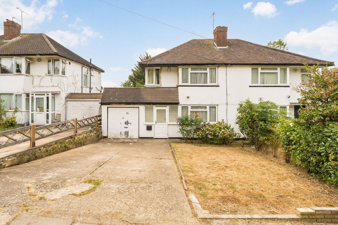 52, Brampton Grove, Wembley photo 2